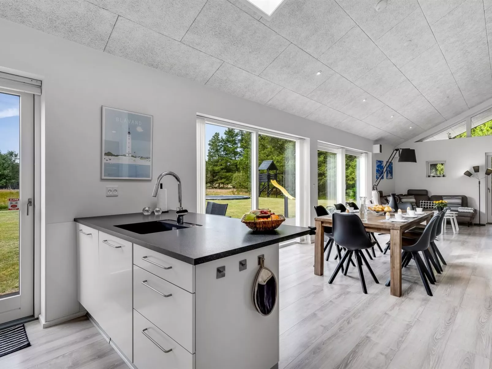 "Jonka" - 2km from the sea-Binnen