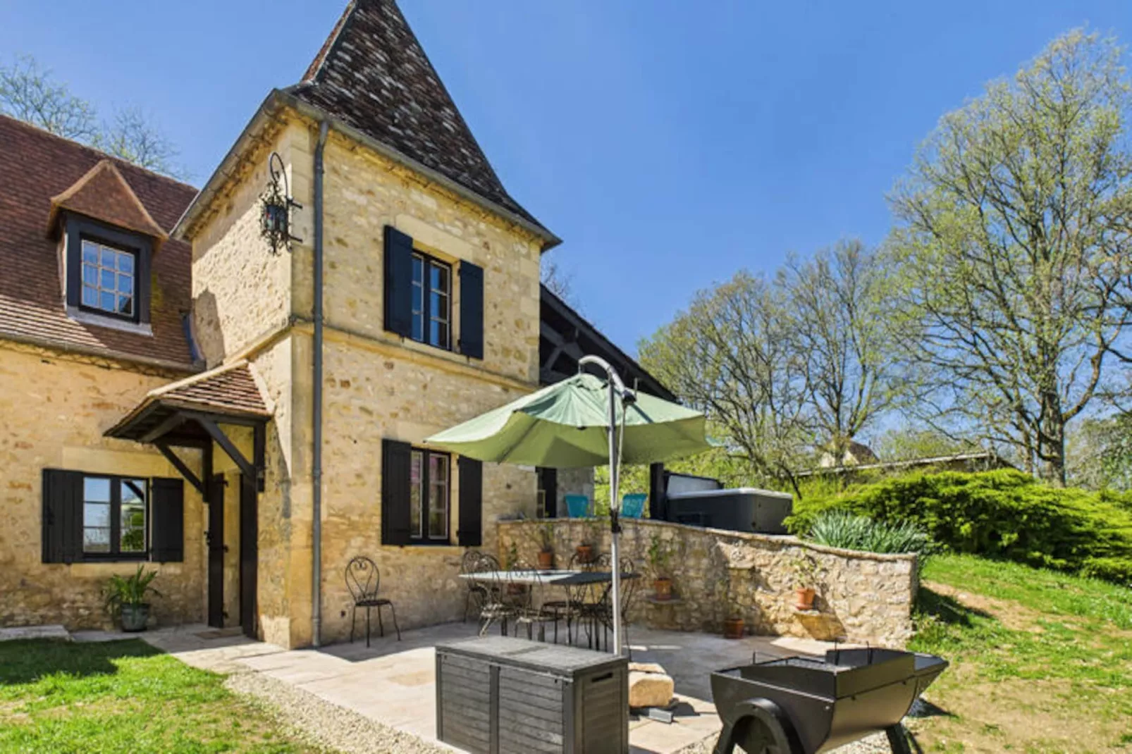 Maison à Mauzens et Miremont