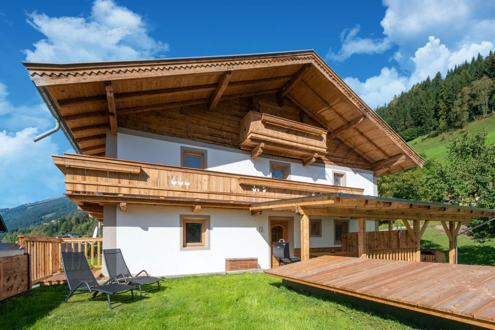 Bauernhaus Stoanerbauer-Tuinen zomer