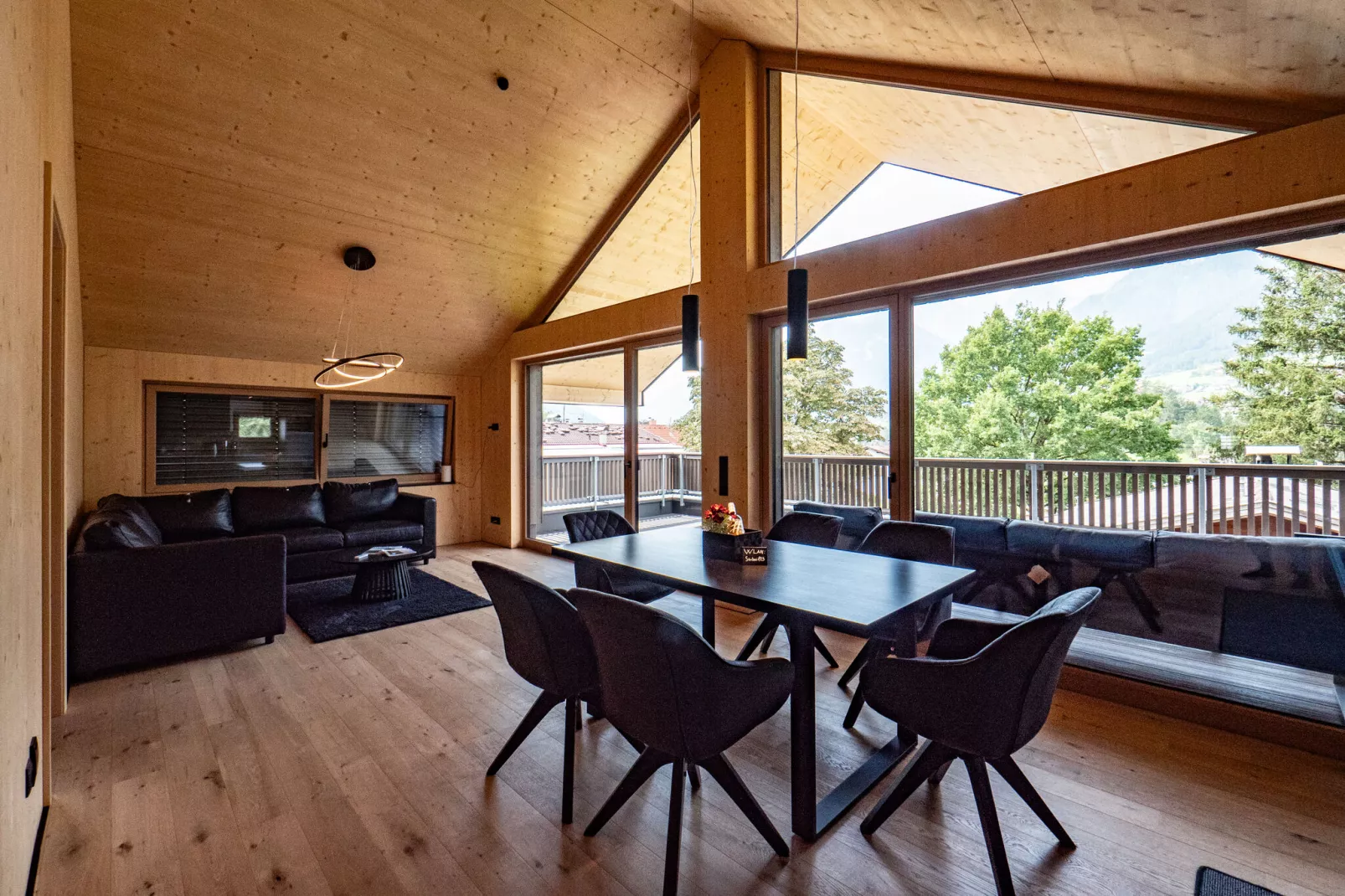 Penthouse in Mieders-Eetkamer
