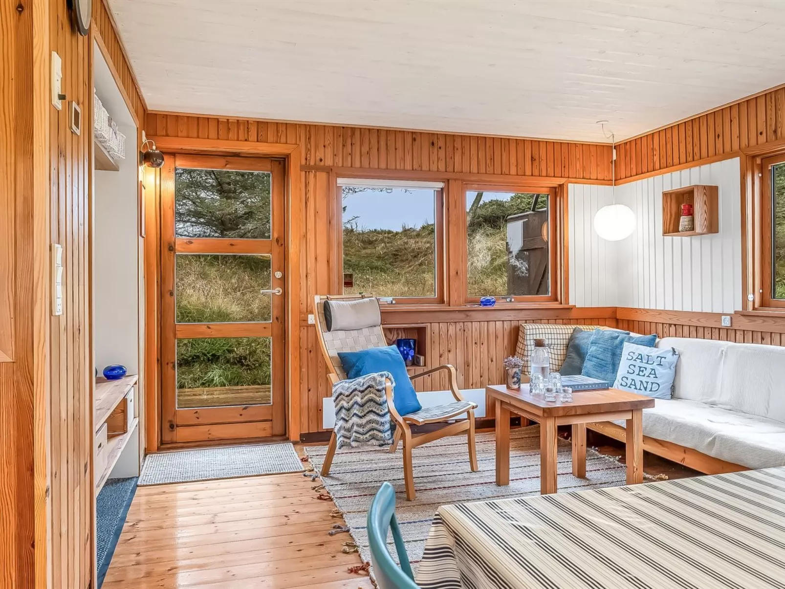 "Anneka" - 750m from the sea-Binnen