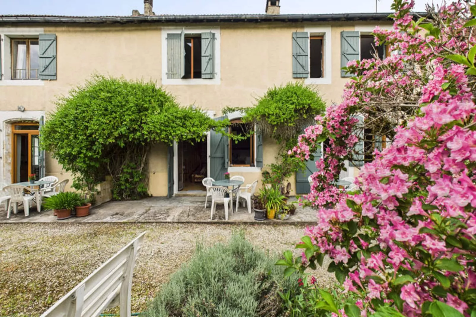 Maison à Montignac-Niet-getagd