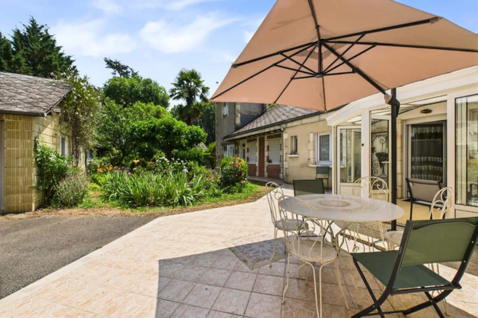 Maison à Montignac-Niet-getagd