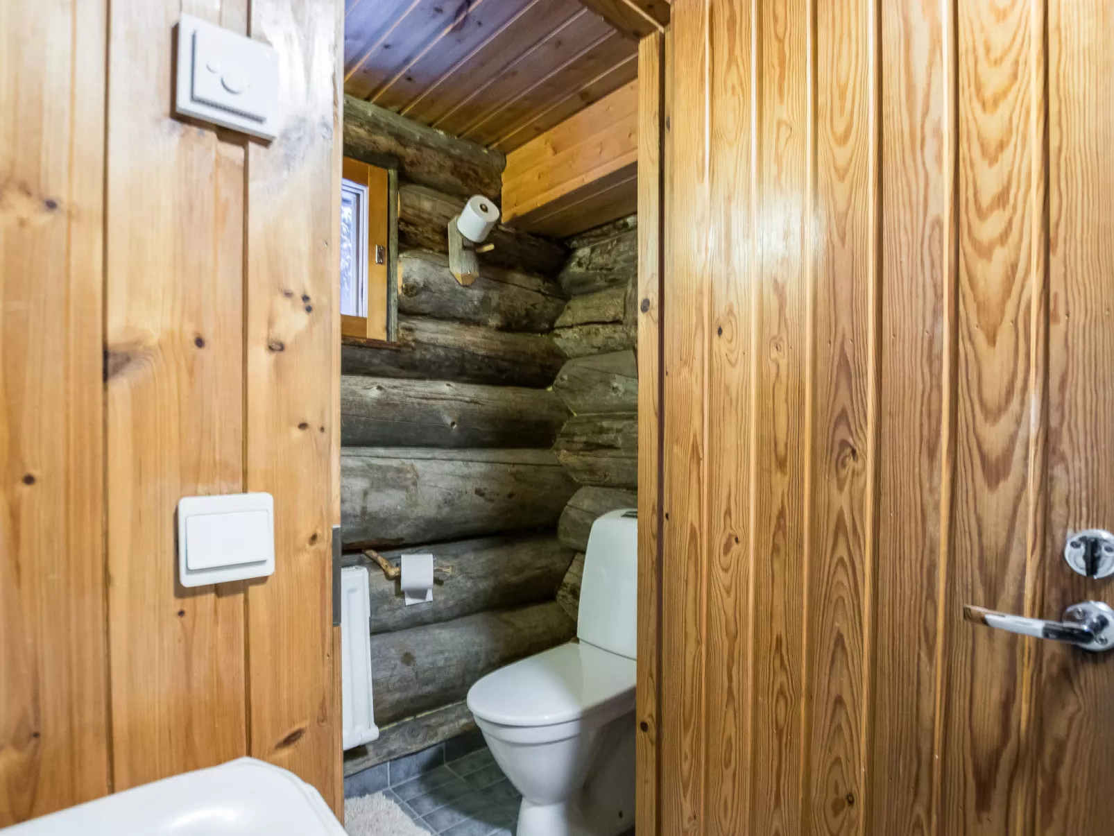 Salmentieva 2-Binnen