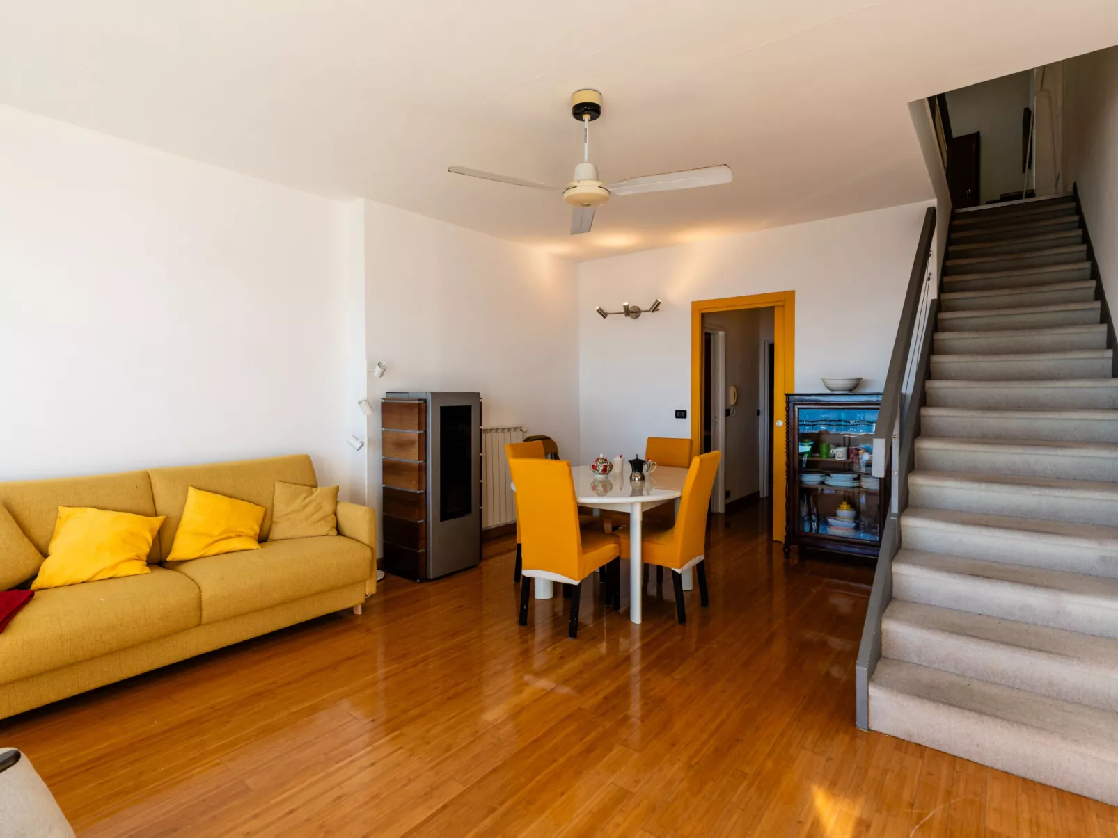 Capo Pino tra le Onde-Binnen