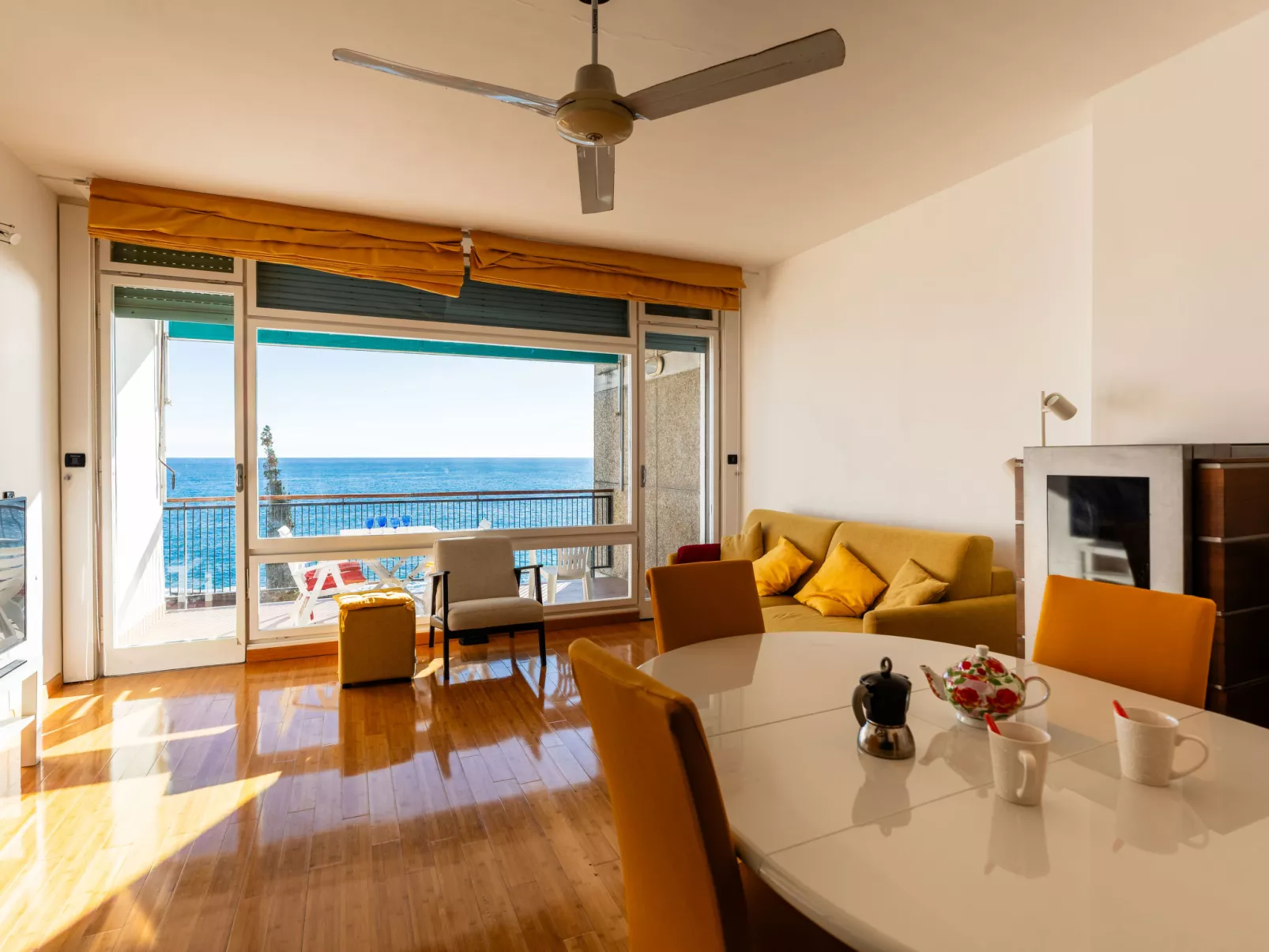 Capo Pino tra le Onde-Binnen