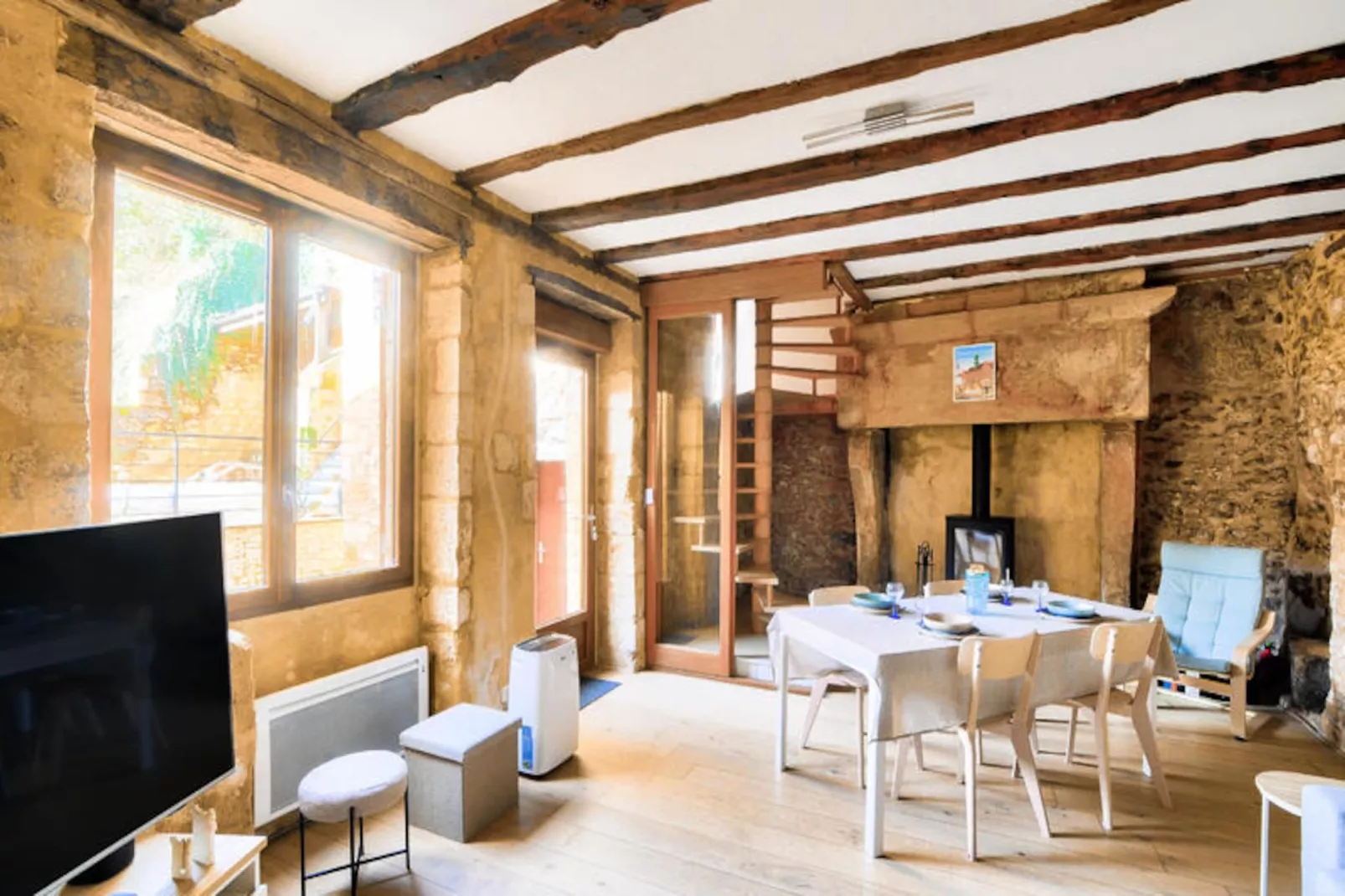 Maison à Montignac-Niet-getagd