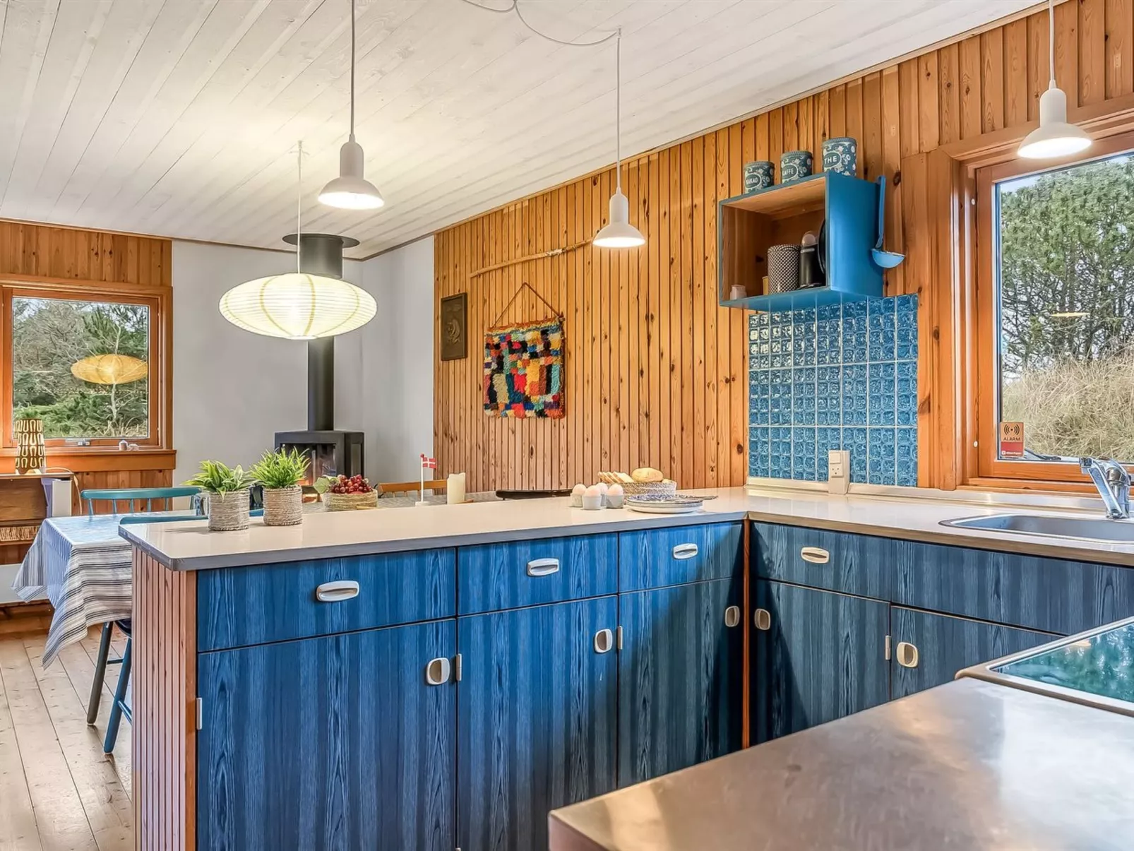 "Anneka" - 750m from the sea-Binnen