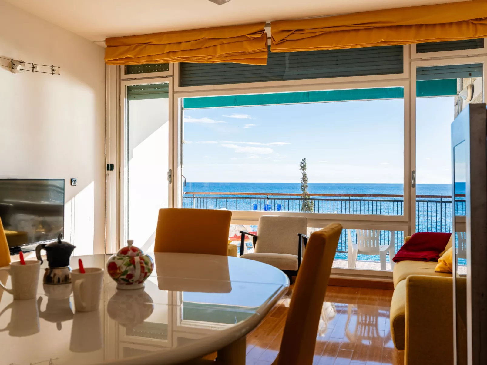 Capo Pino tra le Onde-Binnen