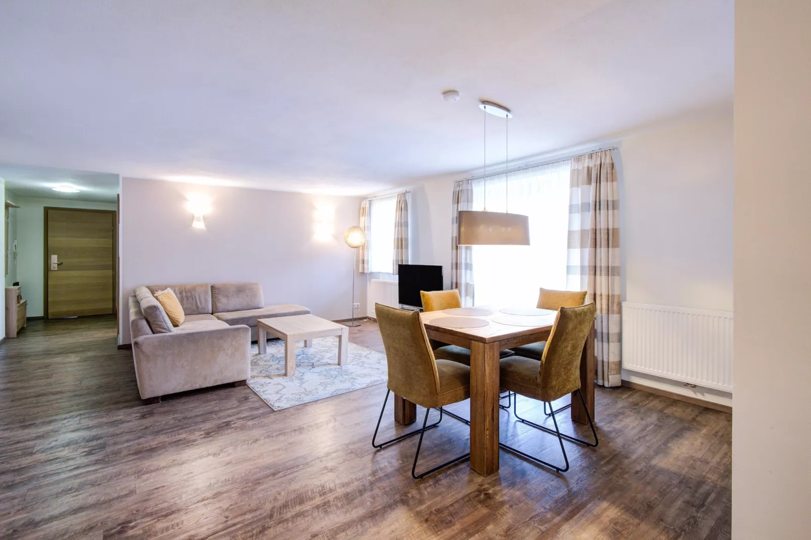 Brunner Apartment Top 4-Eetkamer