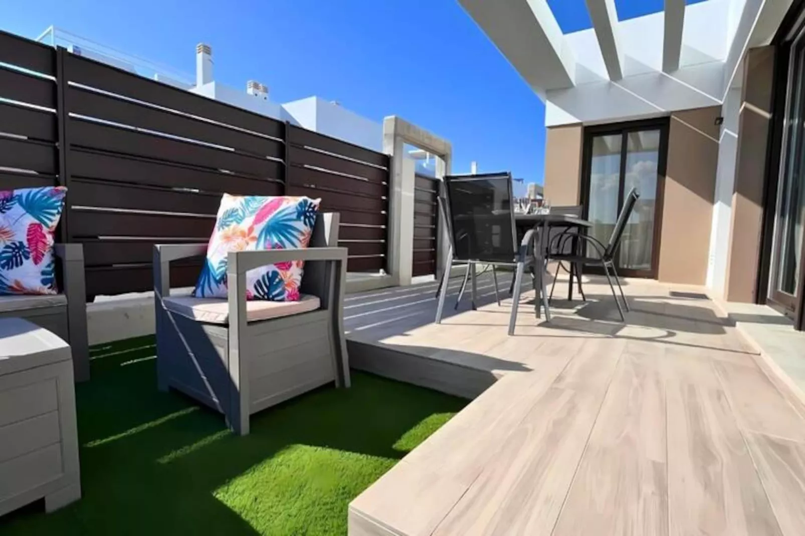 Golf, Soleil Et Piscine Priv&eacute;e Pour Un S&eacute;jour De R&ecirc;ve !-Niet-getagd