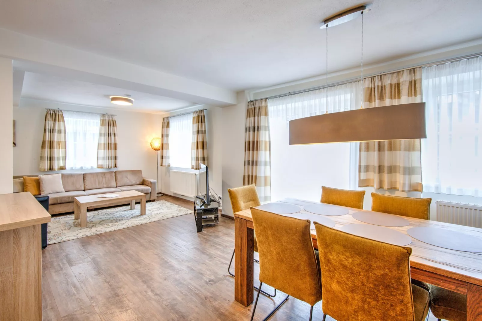 Brunner Apartment Top 2-Eetkamer