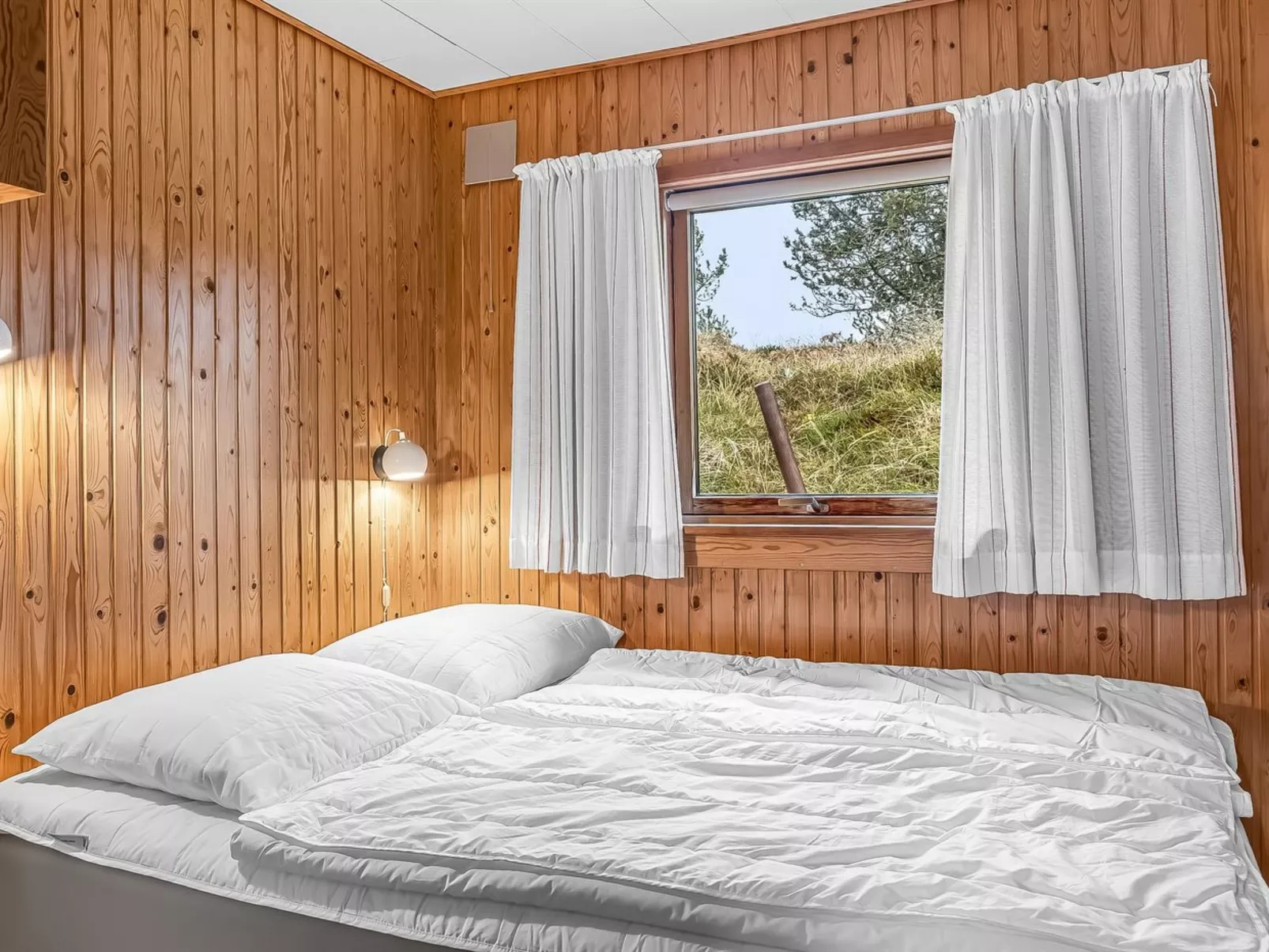 "Anneka" - 750m from the sea-Binnen