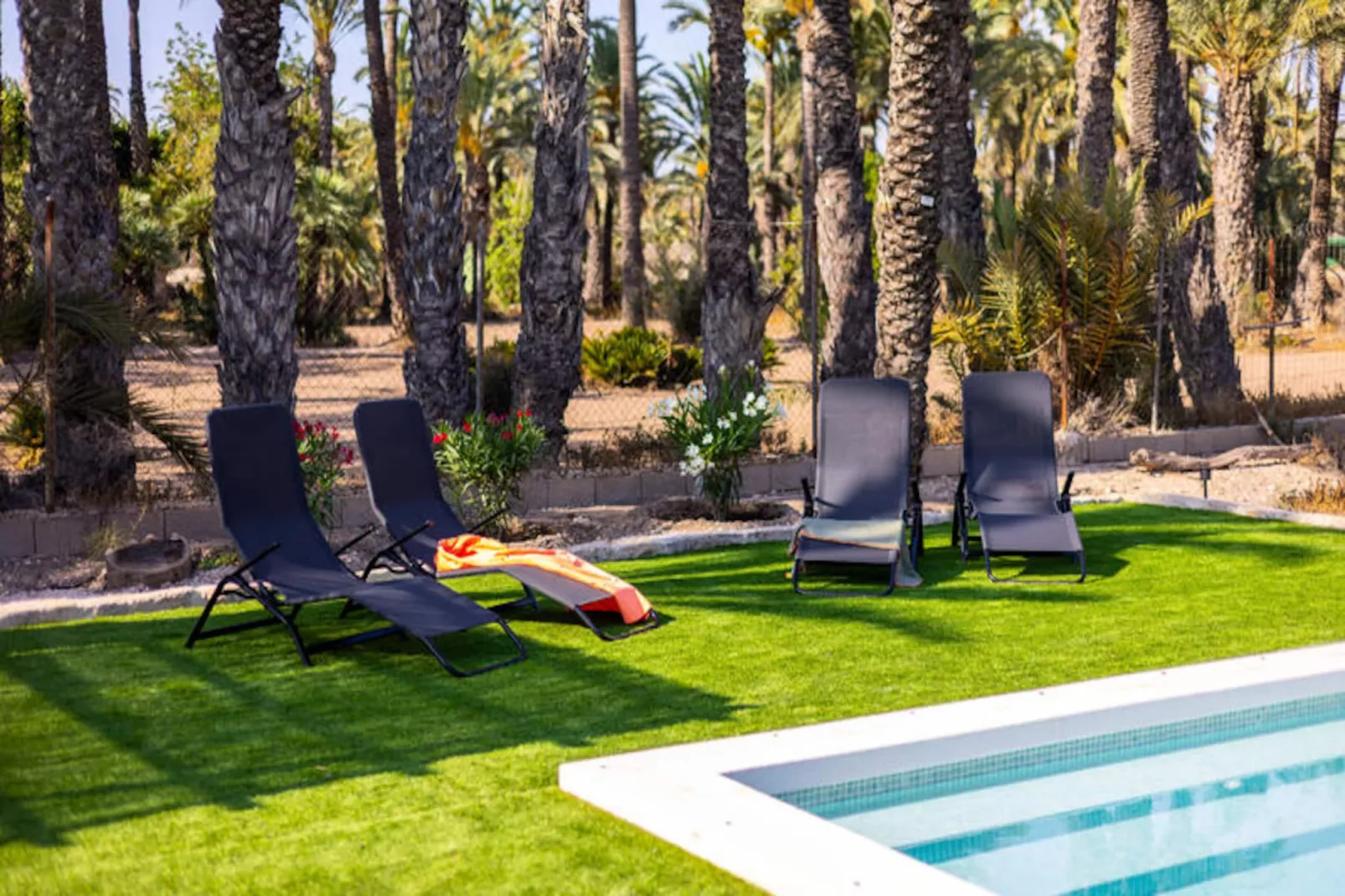 Maison à Elche-Niet-getagd