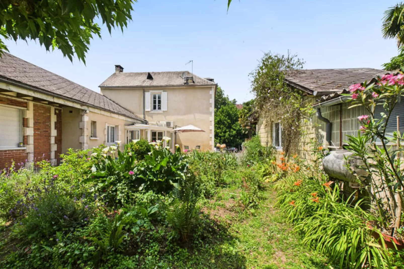 Maison à Montignac-Niet-getagd