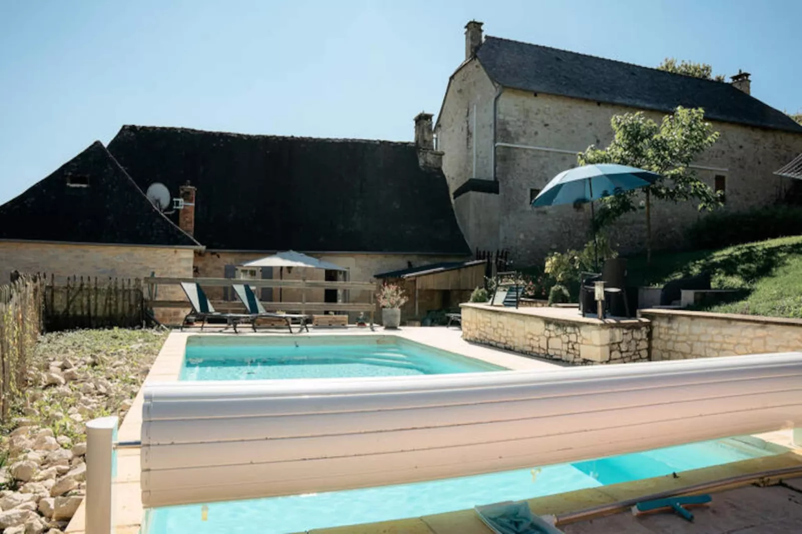 Maison à Coly-Niet-getagd