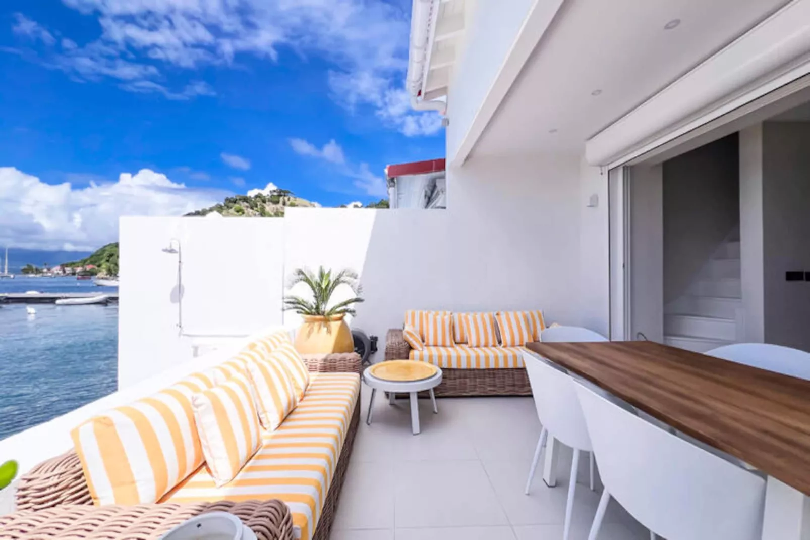 Maison à Terre de Haut-Niet-getagd