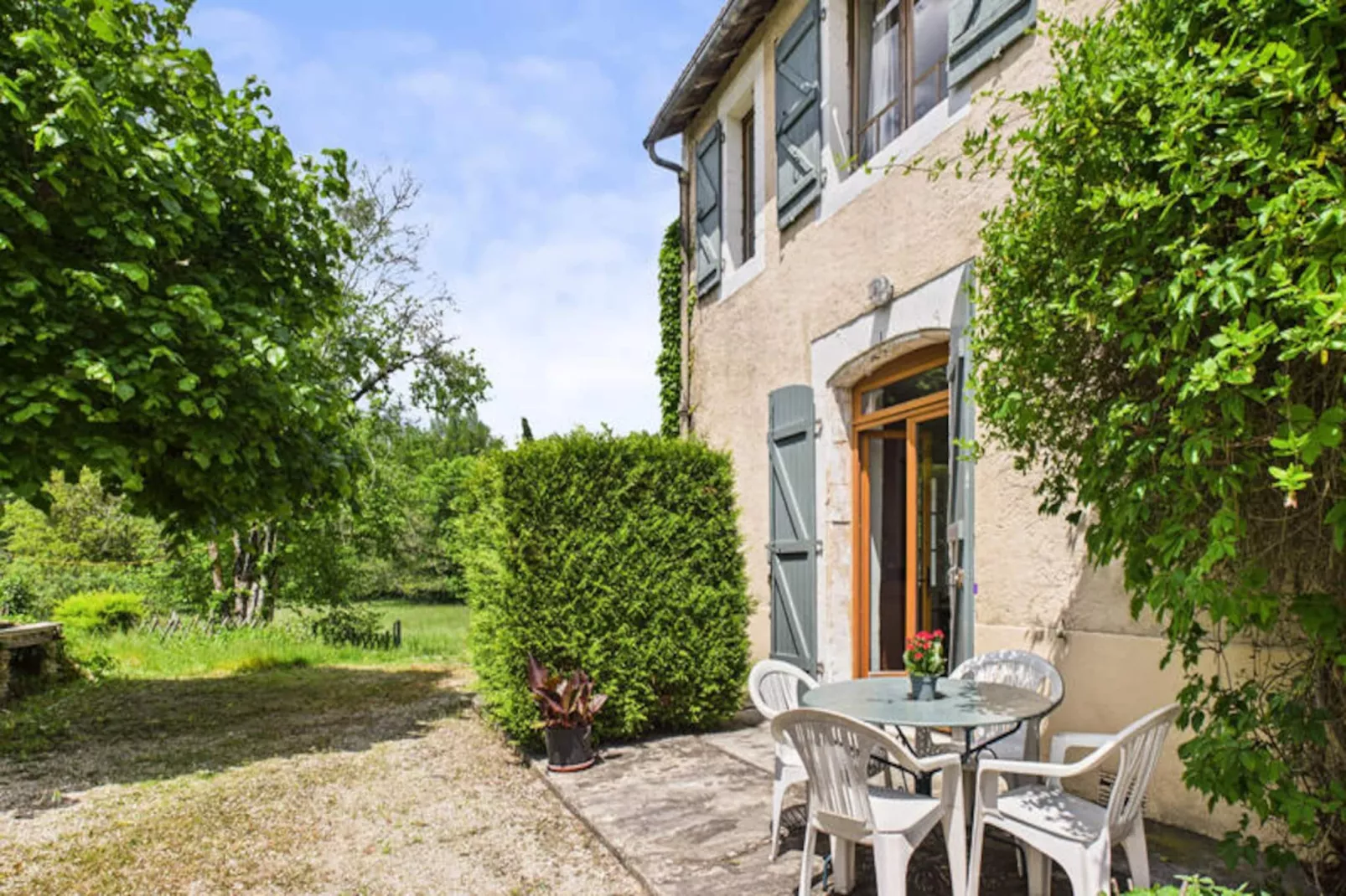 Maison à Montignac-Niet-getagd