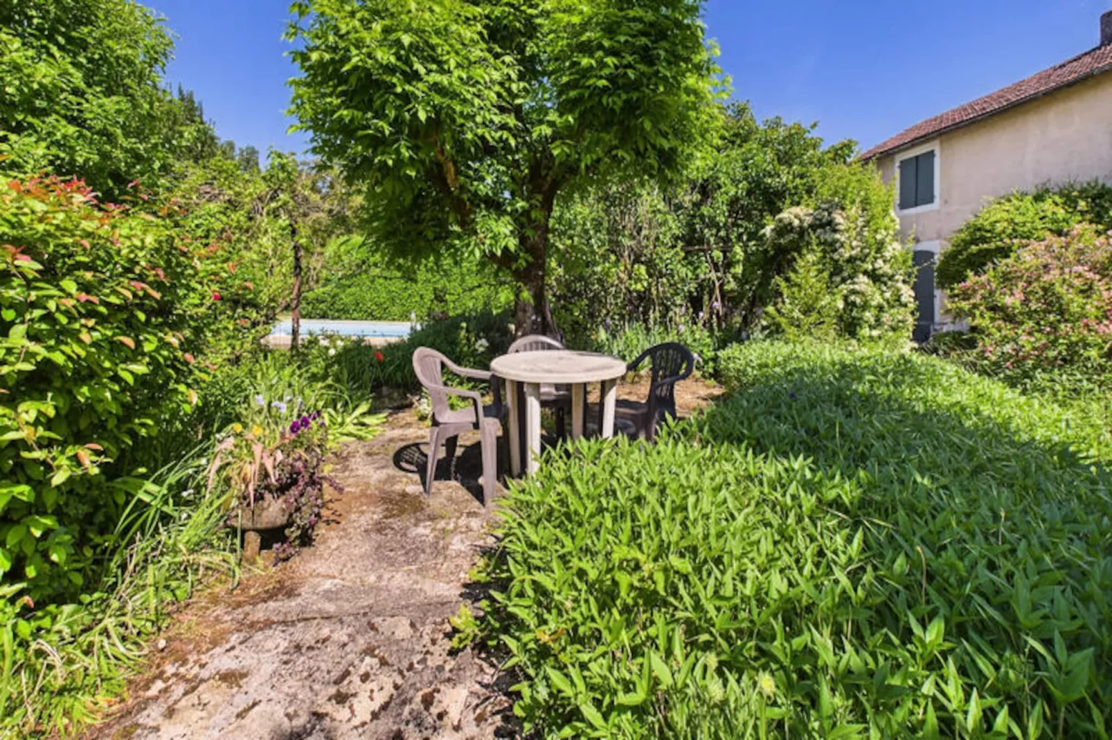 Maison à Montignac-Niet-getagd