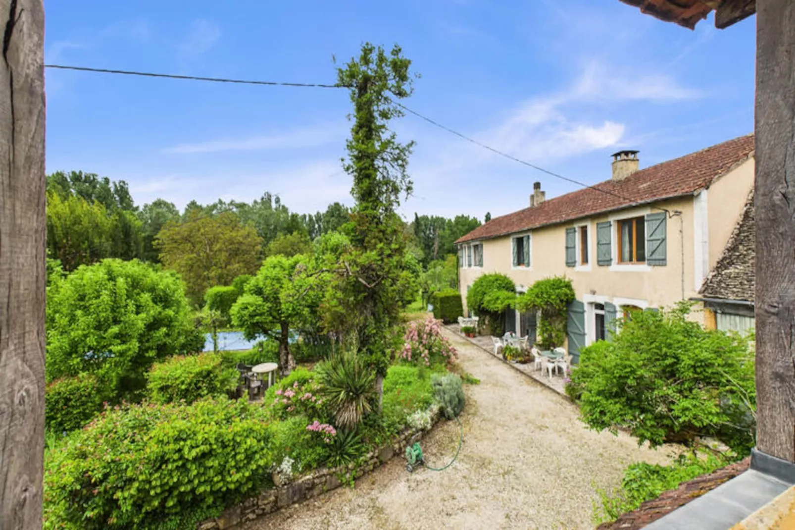 Maison à Montignac-Niet-getagd