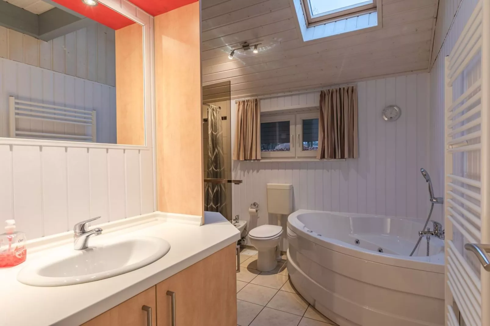 Seeschwalbe Classic 283-Badkamer