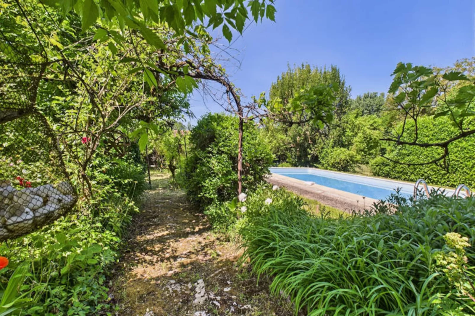 Maison à Montignac-Niet-getagd