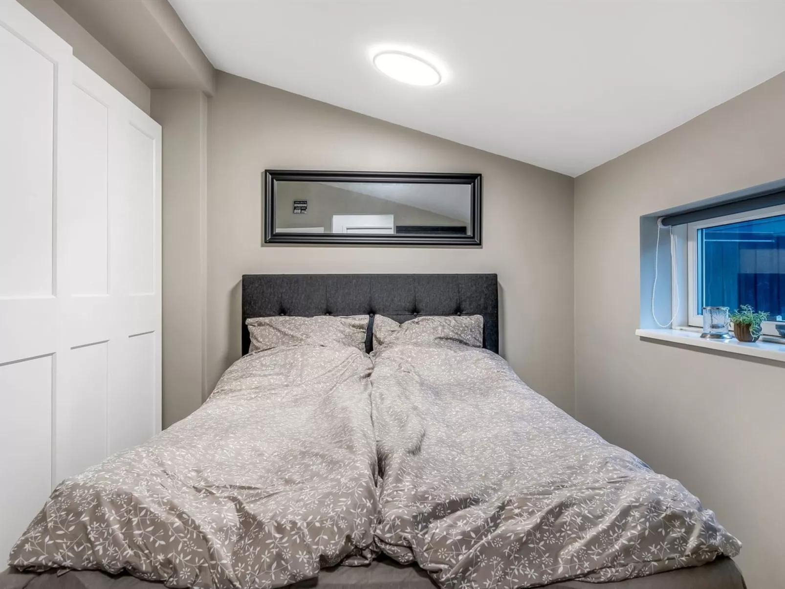 "Iwa" - 15m from the sea-Binnen