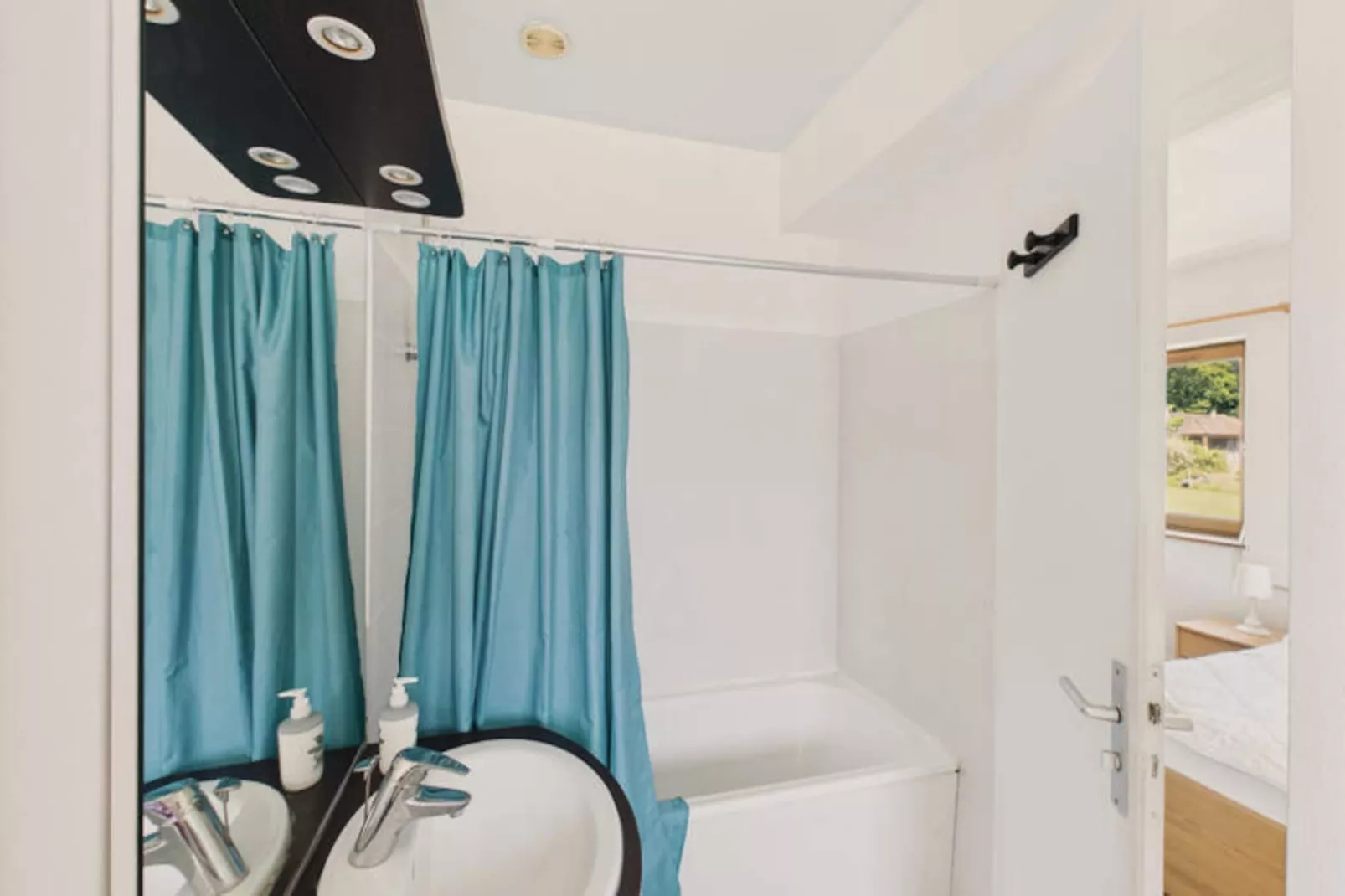 Maison à Peyzac le Moustier-Niet-getagd