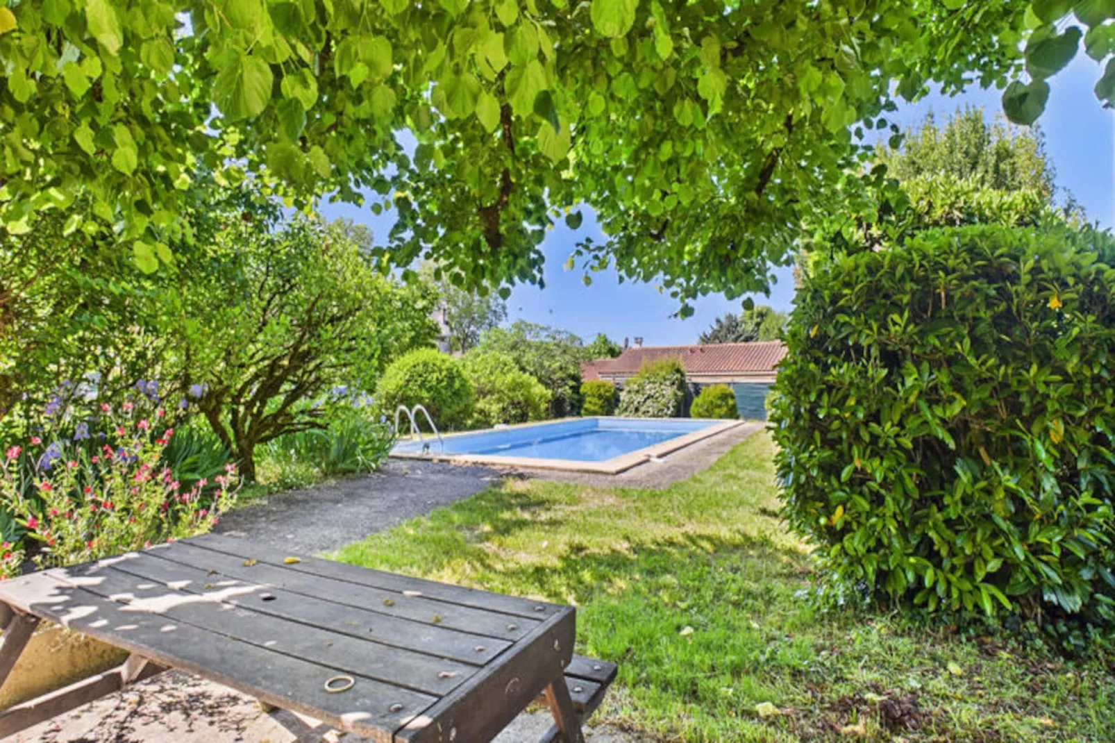 Maison à Montignac-Niet-getagd