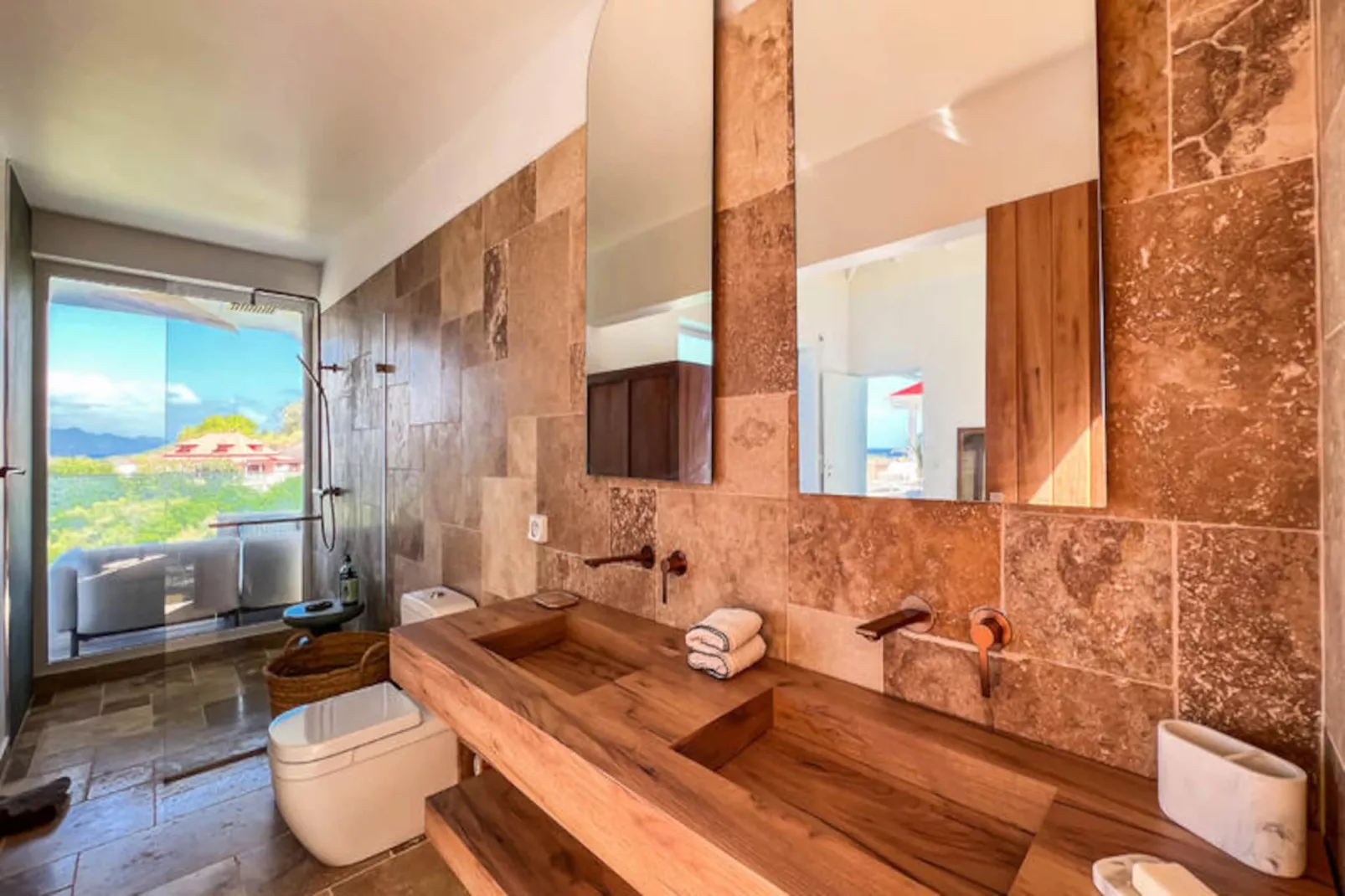 Maison à Terre de Haut-Niet-getagd