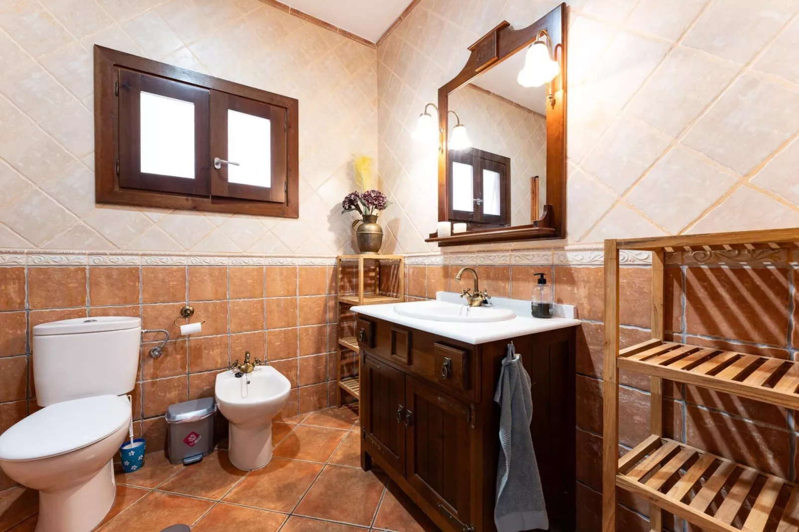 CT 269 GR - Faro's Sun Beach & More in Almuñecar-Badkamer