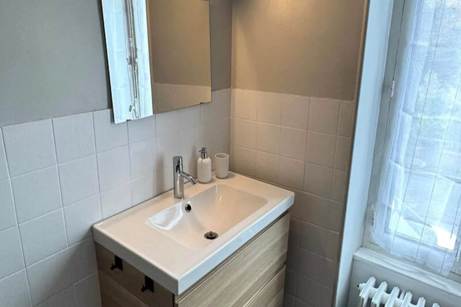 Maison à La Bourboule-Niet-getagd