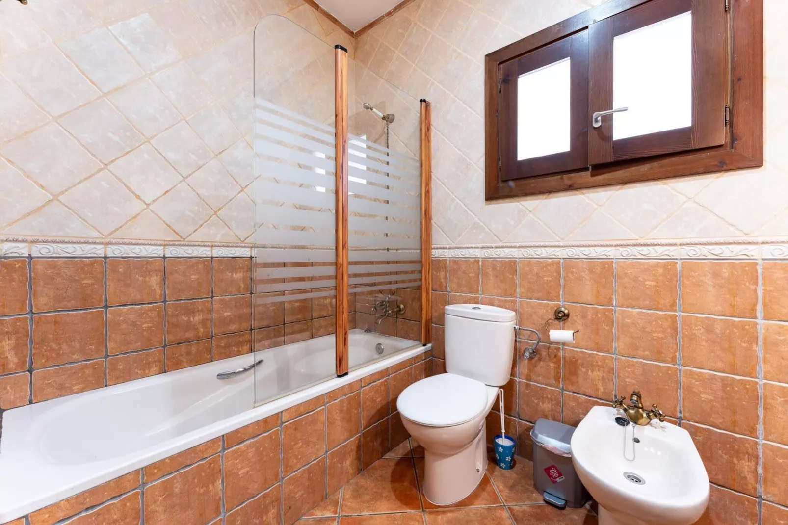 CT 269 GR - Faro's Sun Beach & More in Almuñecar-Badkamer