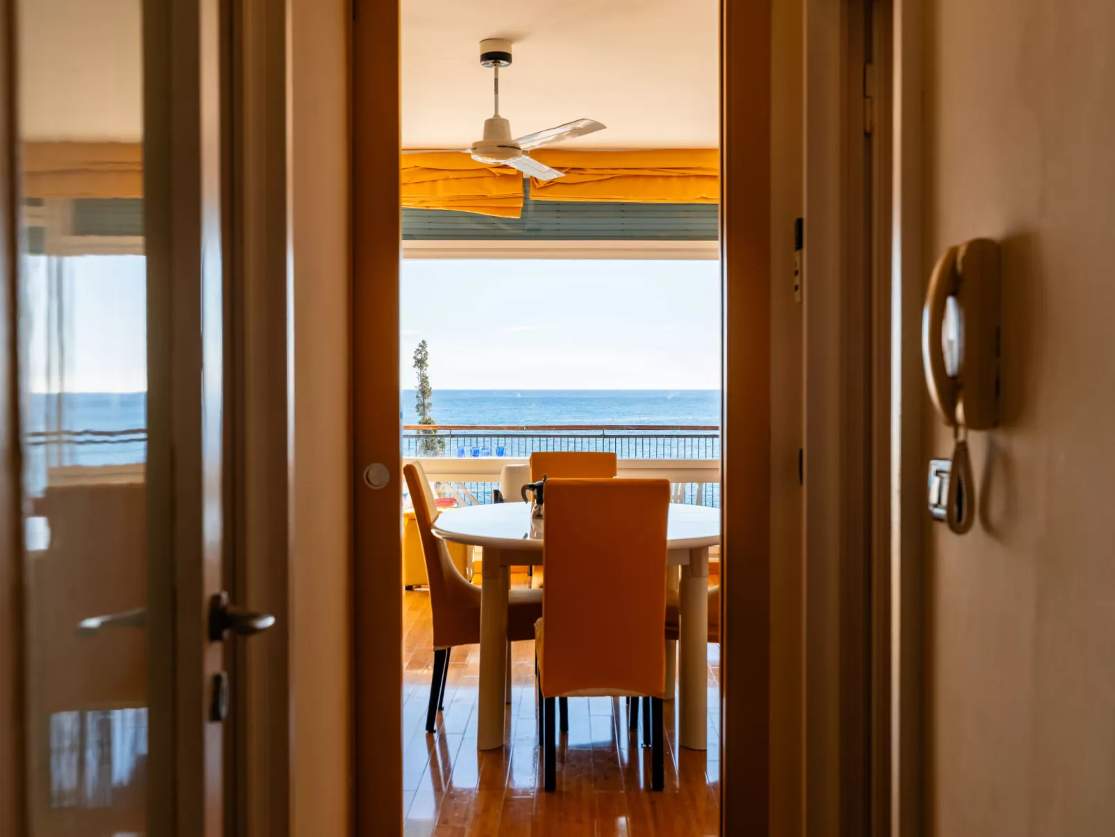 Capo Pino tra le Onde-Binnen