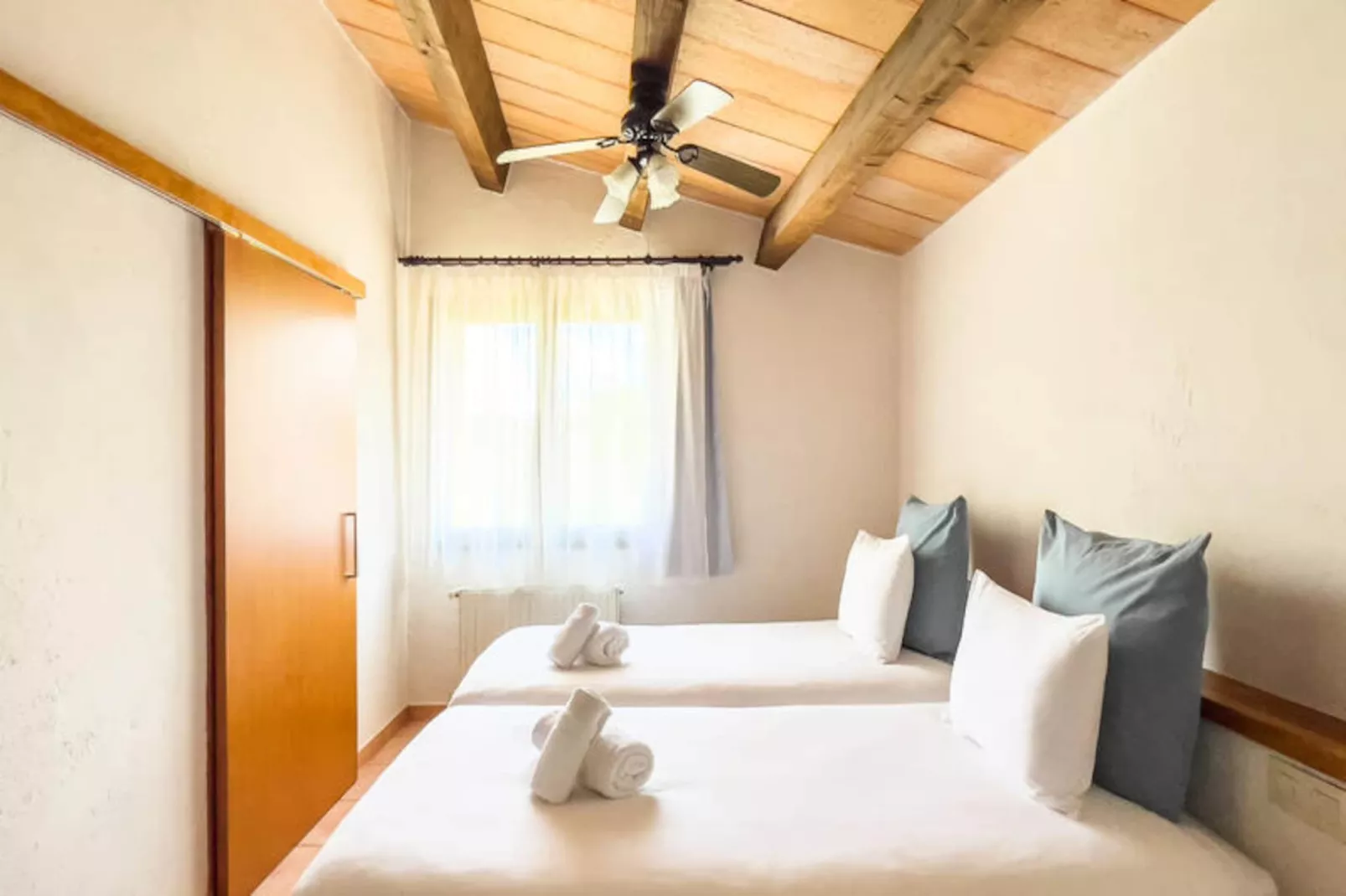 Mobil Home - Bungalow - Cottage à Beuda-Niet-getagd