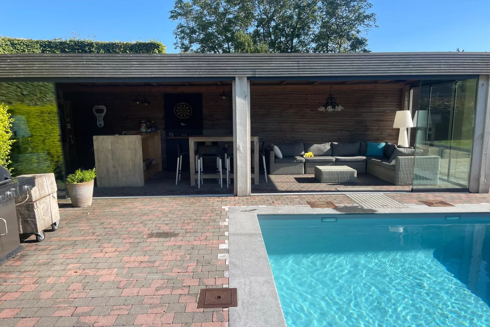 Sint Denijs Gite-Buitenkant zomer