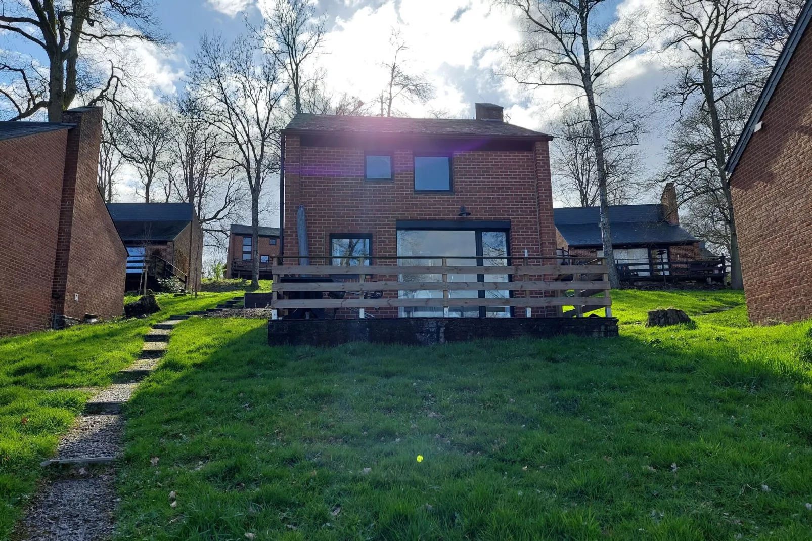 Gezellige vakantiewoning in Hastière met een tuin-Buitenkant zomer