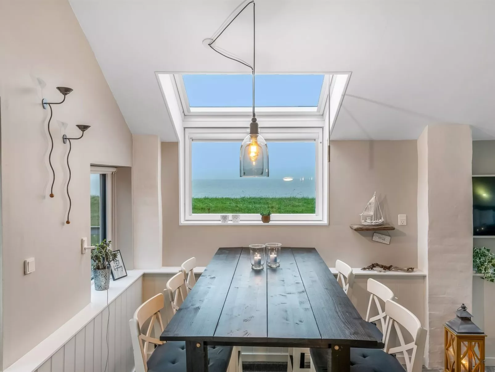 "Iwa" - 15m from the sea-Binnen