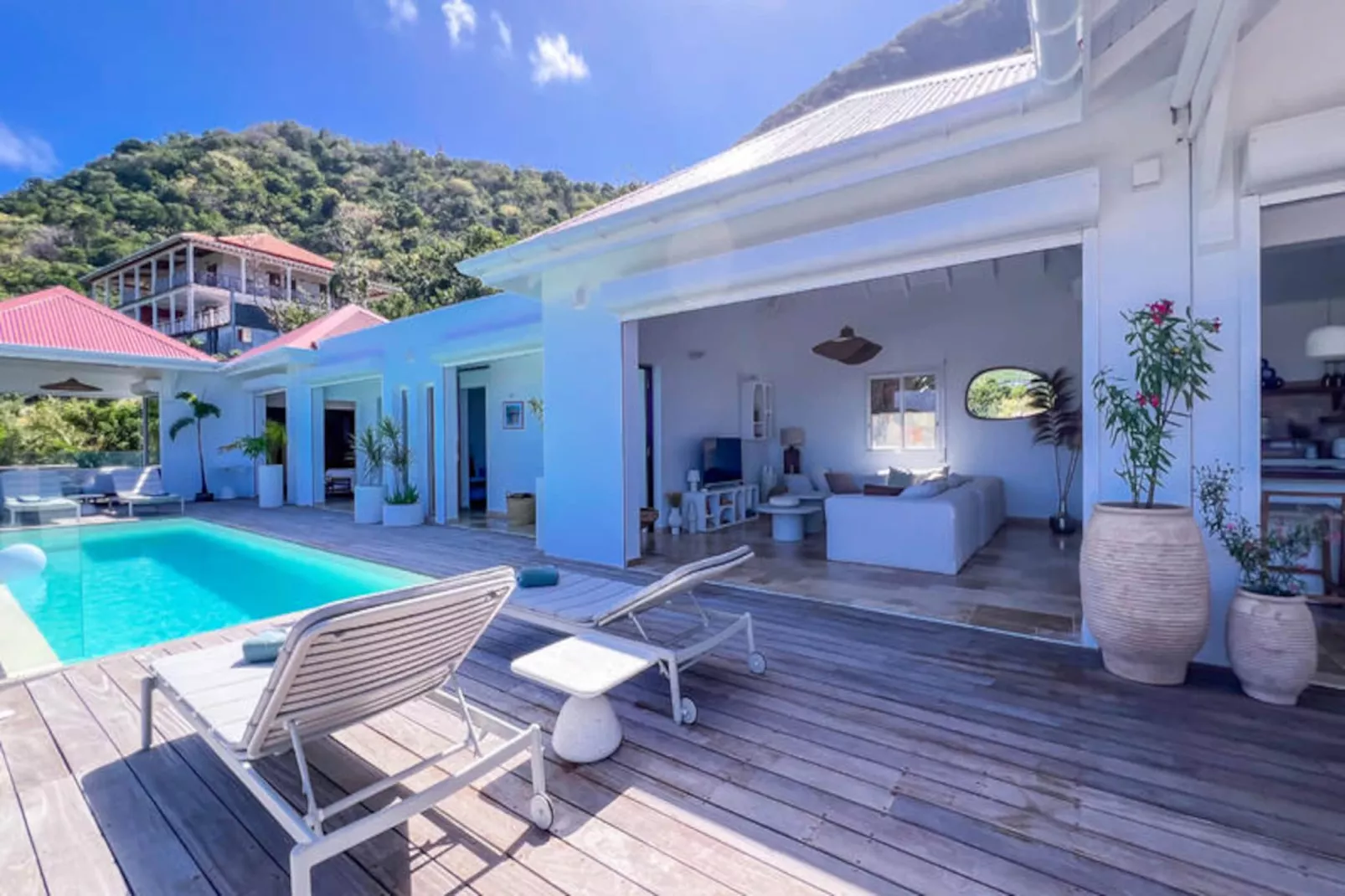 Maison à Terre de Haut-Niet-getagd