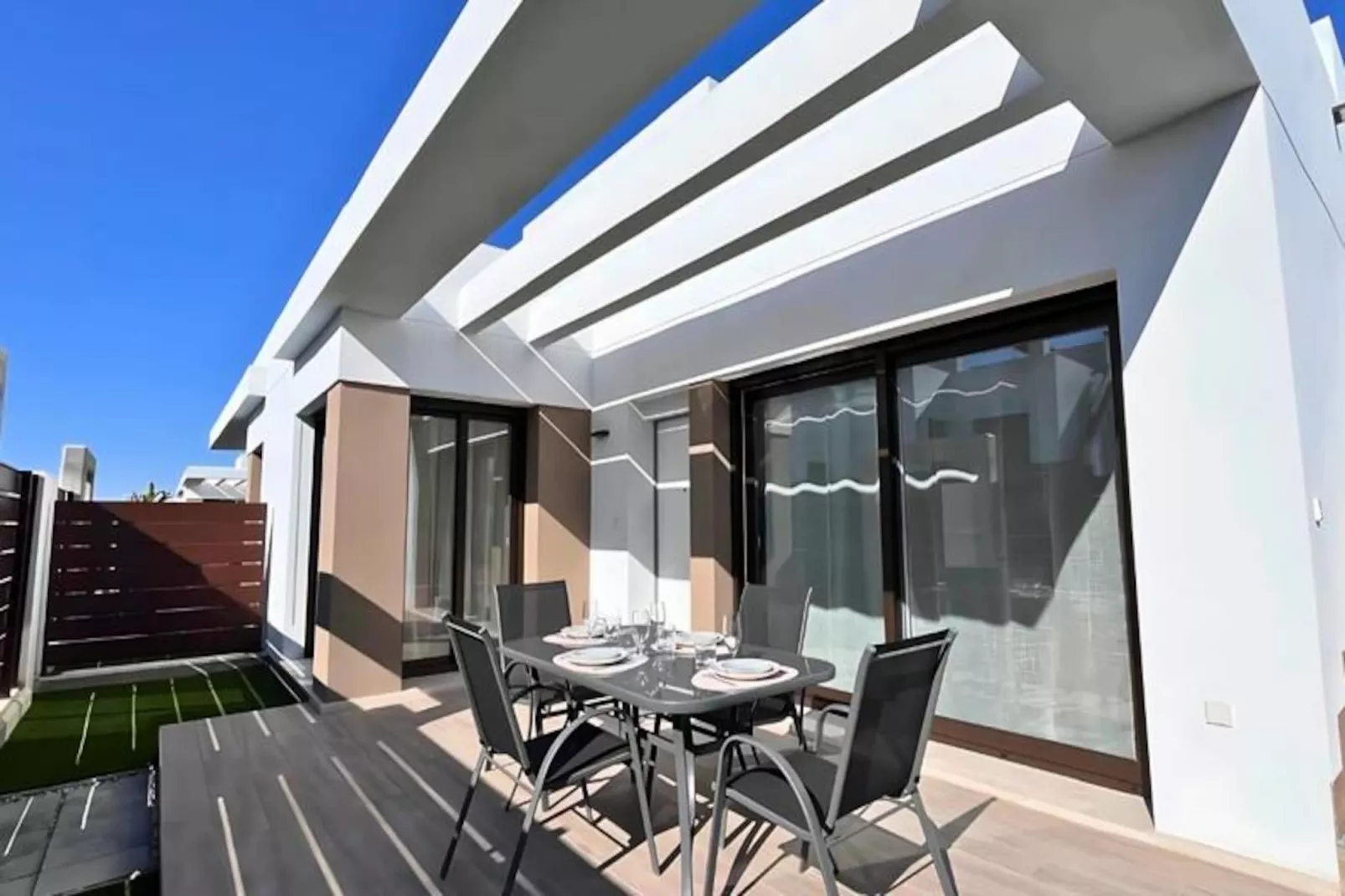 Golf, Soleil Et Piscine Priv&eacute;e Pour Un S&eacute;jour De R&ecirc;ve !-Niet-getagd