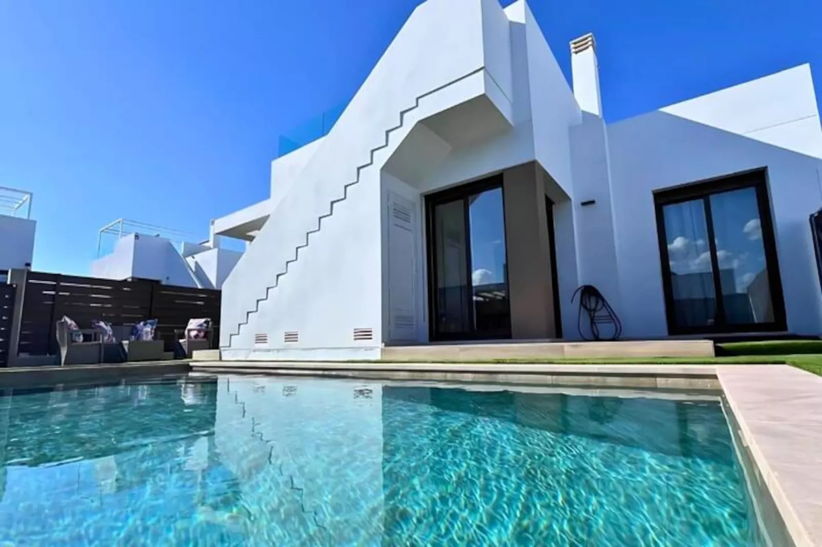 Golf, Soleil Et Piscine Priv&eacute;e Pour Un S&eacute;jour De R&ecirc;ve !-Niet-getagd