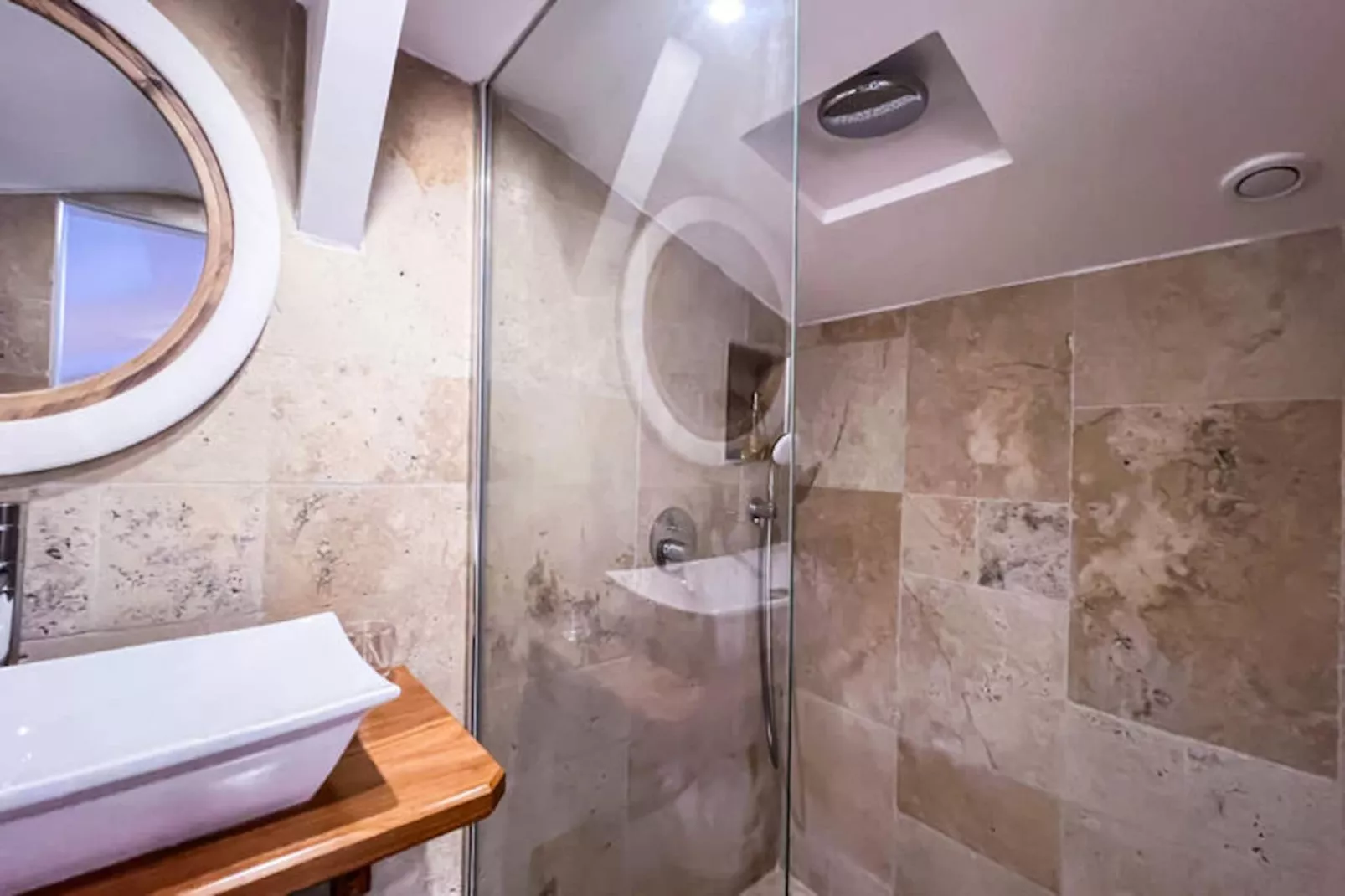 Maison à Terre de Haut-Niet-getagd