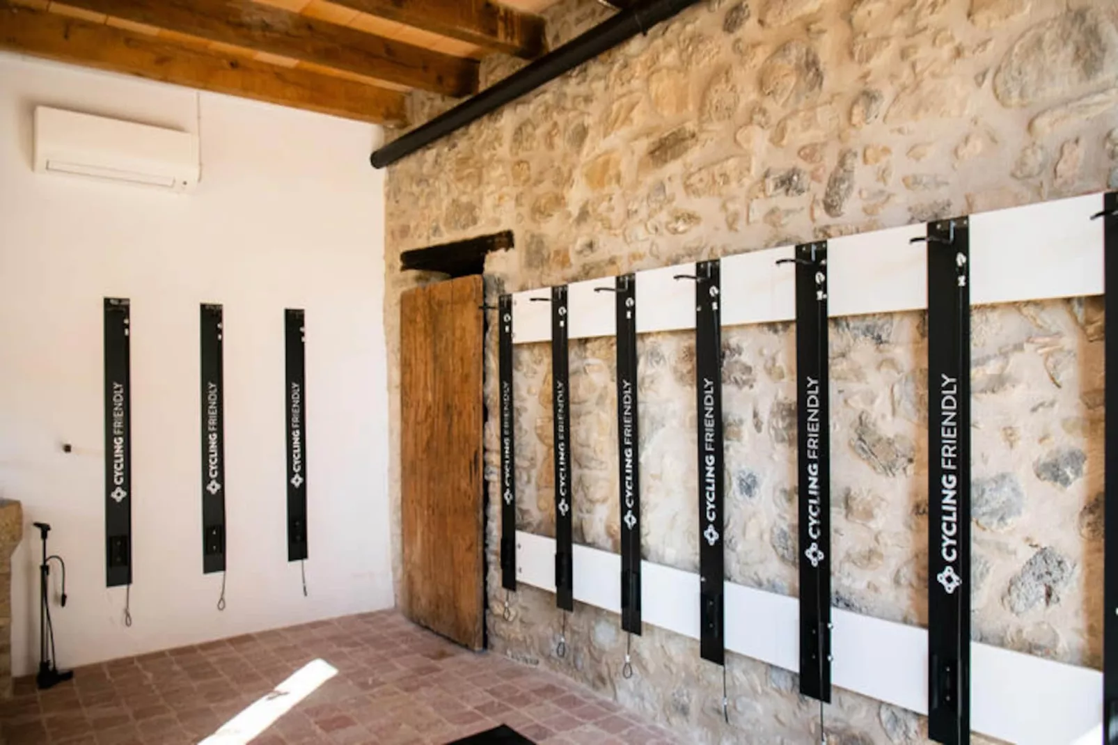 Mobil Home - Bungalow - Cottage à Montagut i Oix-Niet-getagd