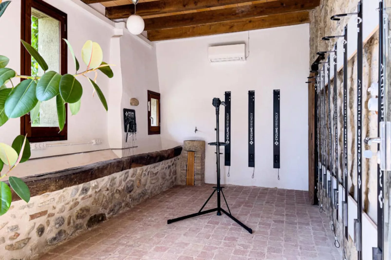 Mobil Home - Bungalow - Cottage à Montagut i Oix-Niet-getagd