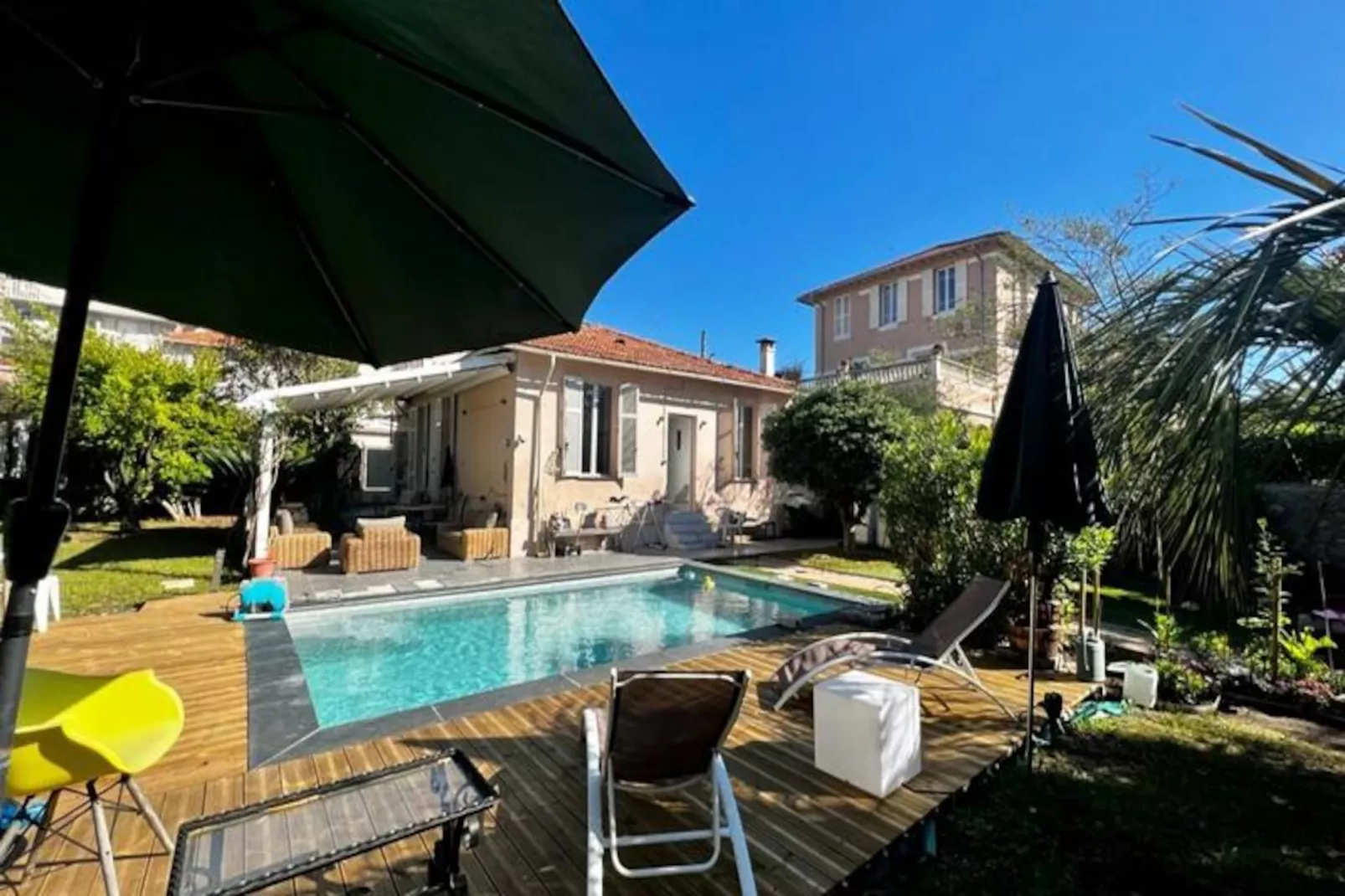 Résidence Maison De Vacances Au Centre-ville D'antibes Avec Piscine Priv&eacute;e