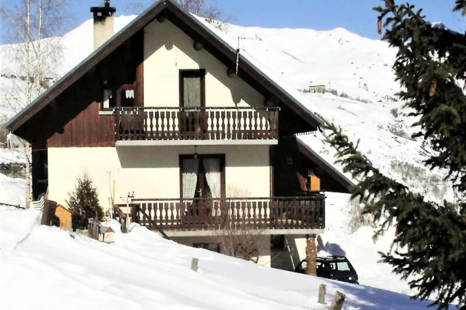 Chalet Genepy