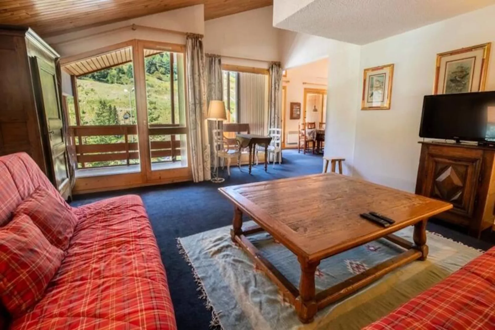 Sherpa 18 Sur Le Front De Neige De Mottaret