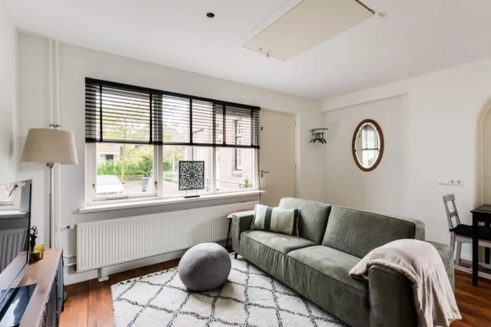 Luxury Garden View Apartment