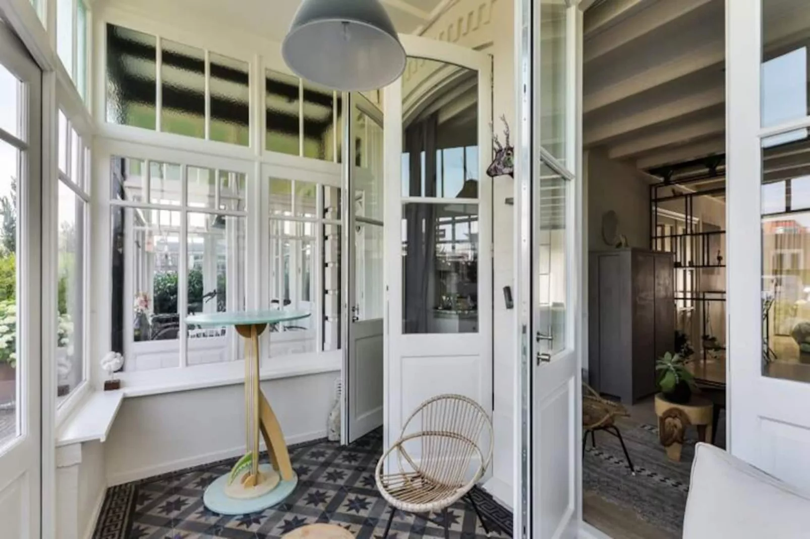 Villa Loft Apartment With Light Garden Room