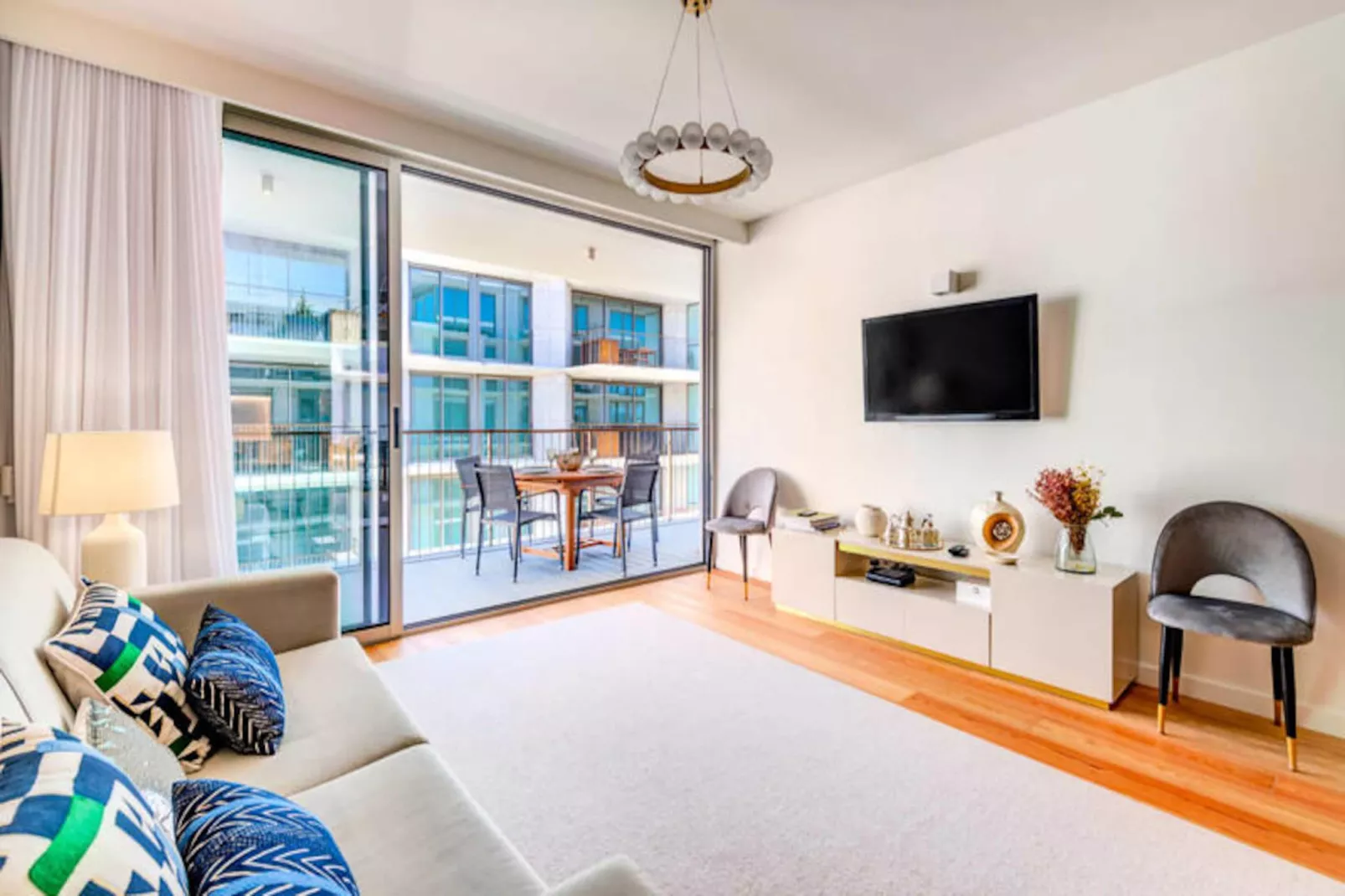 Bayline - Dinas Apartment